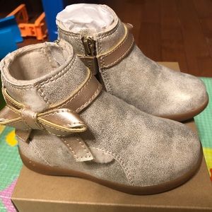 UGG toddler girl genius boots size 7 NEW